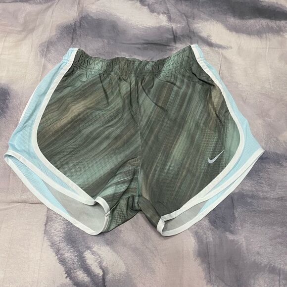 Nike Dri-Fit Short Women Size XS - Picture 1 of 3